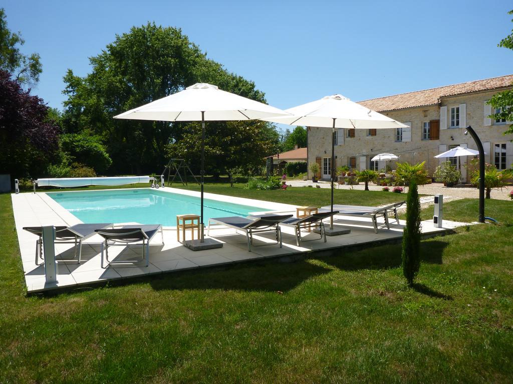 Bed and Breakfast Domaine Du Papillon Lesparre-Médoc Esterno foto