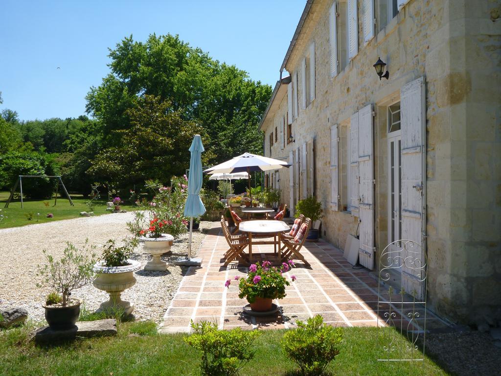 Bed and Breakfast Domaine Du Papillon Lesparre-Médoc Esterno foto
