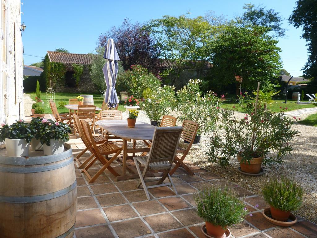 Bed and Breakfast Domaine Du Papillon Lesparre-Médoc Esterno foto