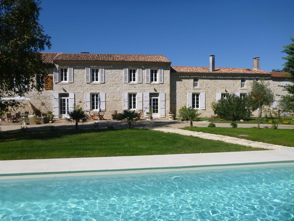 Bed and Breakfast Domaine Du Papillon Lesparre-Médoc Esterno foto