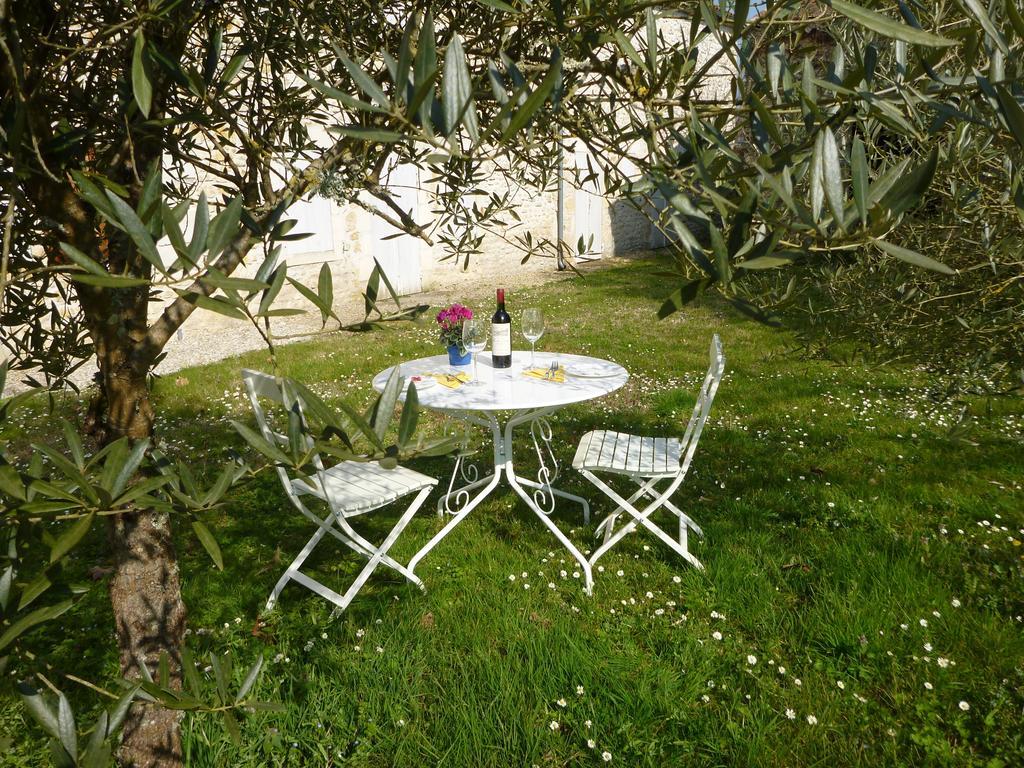 Bed and Breakfast Domaine Du Papillon Lesparre-Médoc Camera foto