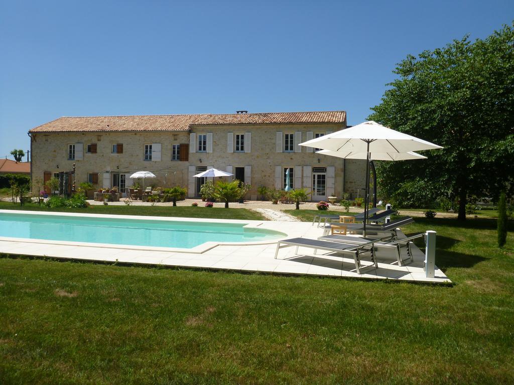 Bed and Breakfast Domaine Du Papillon Lesparre-Médoc Esterno foto