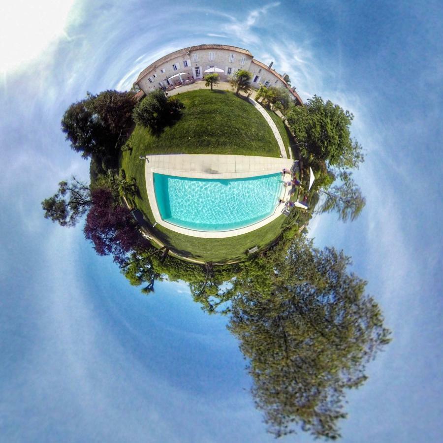 Bed and Breakfast Domaine Du Papillon Lesparre-Médoc Esterno foto